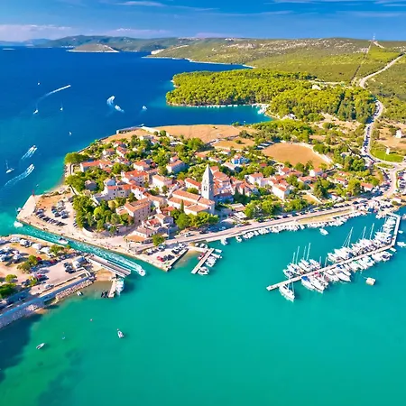 In 33230 Veli Lošinj