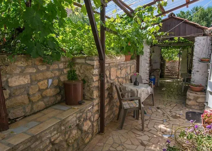 In 33230 Veli Lošinj