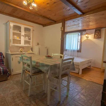 In 33230 Apartament *