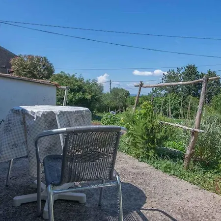 Appartamento In 33230 Lussingrande
