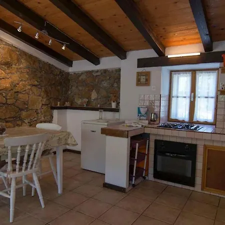 Appartamento In 33230 *