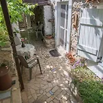 In 33230 * Lussingrande