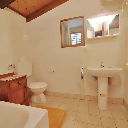Apartamento In 33230 Veli Lošinj