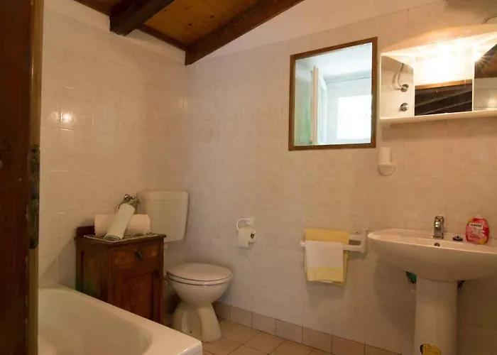 In 33230 Apartman *